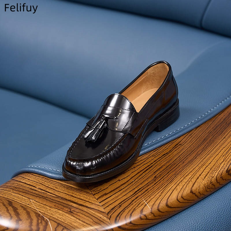 Men Formal Wear Shoes - รองเท้าหนังแท้ผู้ชายแบบสวม สไตล์โมคาซิน ประดับพู่ สำหรับฤดูใบไม้ผลิ เหมาะสำหรับใส่ลำลองหรือในโอกาสทางสังคม
