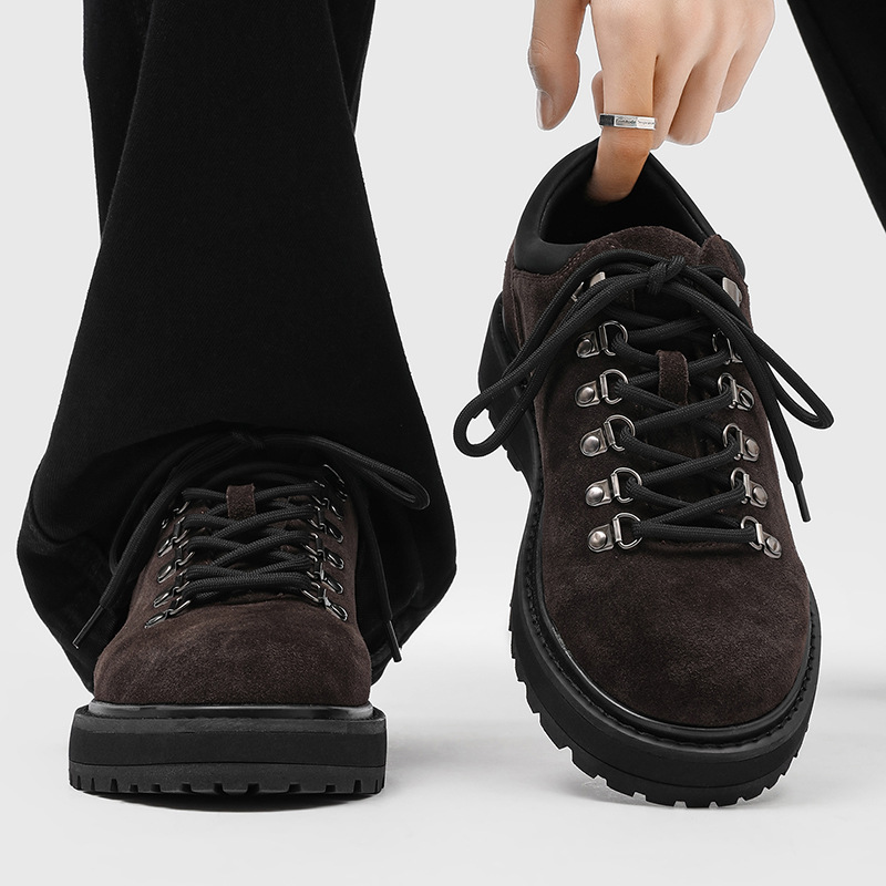 Men Formal Wear Shoes - รองเท้าหนังลำลองผู้ชายสุดเทรนดี้ หนังวัวกลับ สไตล์อังกฤษ รองเท้าเดอร์บี้แบบมีพื้น รองเท้าธุรกิจสำหรับผู้ชาย รองเท้าแบบสวมไม่มีเชือก