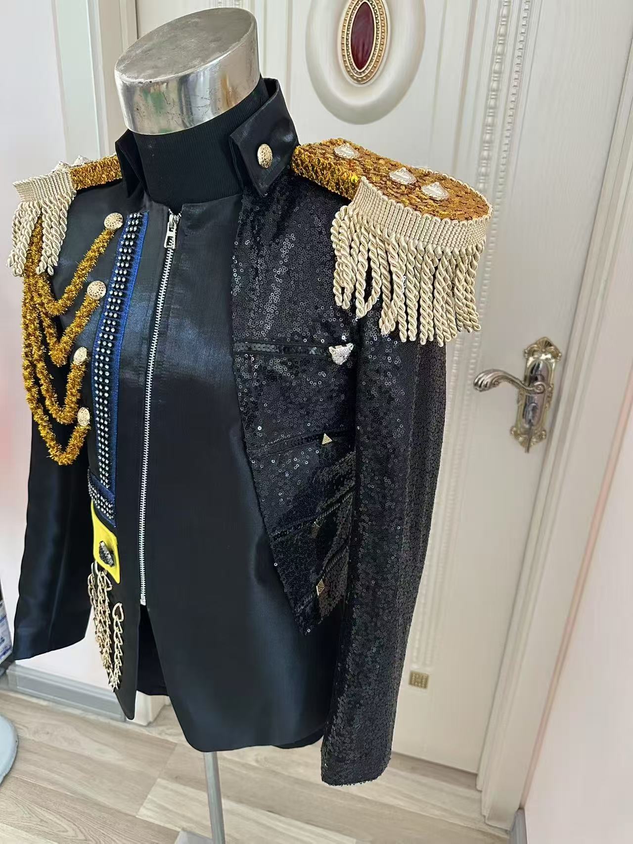 เสื้อแจ็คเก็ตชายพู่ห้อยสไตล์รอ - Men Formal Wear Jacket บทวิจารณ์และราคา
